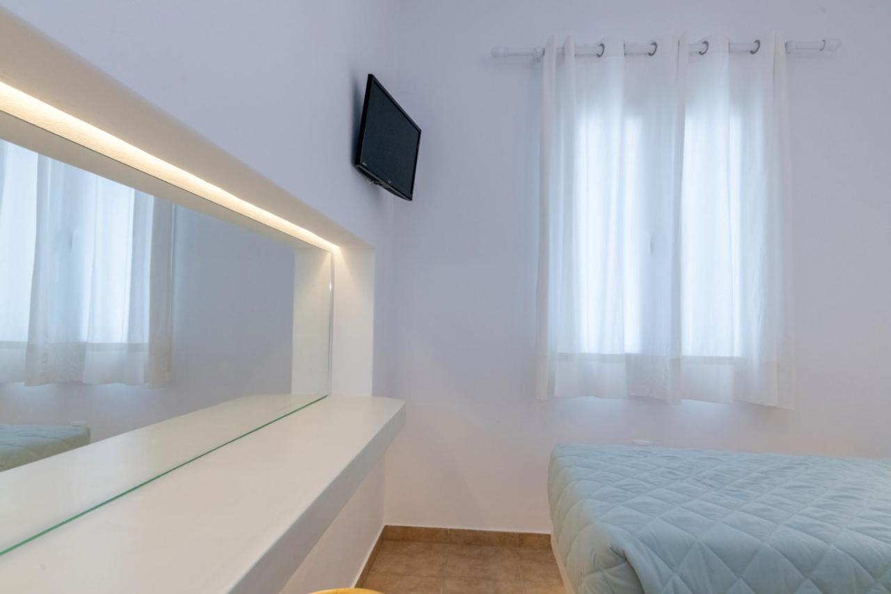 Argiro Hotel Tinos Bagian luar foto